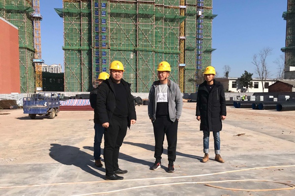 南昌市政建設(shè)黨委副書記總經(jīng)理王海龍到進賢縣基礎(chǔ)教育提升改造工程項目指導工作600400P1.jpg