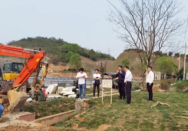 南昌市政建設(shè)集團(tuán)黨委書記董事長(zhǎng)徐旭麥園垃圾填埋場(chǎng)終期封場(chǎng)工程檢查6002.jpg