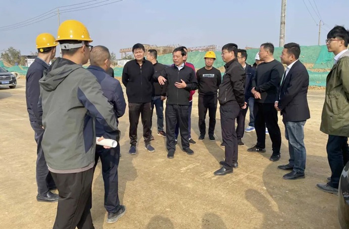 市政公用集團(tuán)萬義輝深入朱橋東路綜合管廊及基礎(chǔ)設(shè)施建設(shè)工程、昌東三路道路建設(shè)工程檢查指導(dǎo)