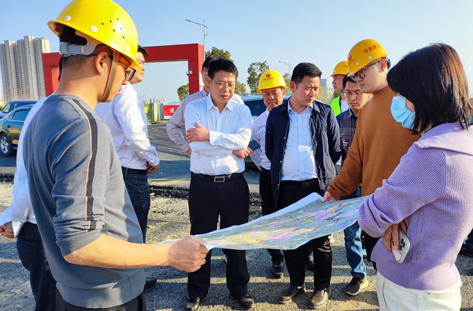 市政公用集團劉順保到朱橋東路項目、昌東三路項目、秦坊安置房項目調(diào)研