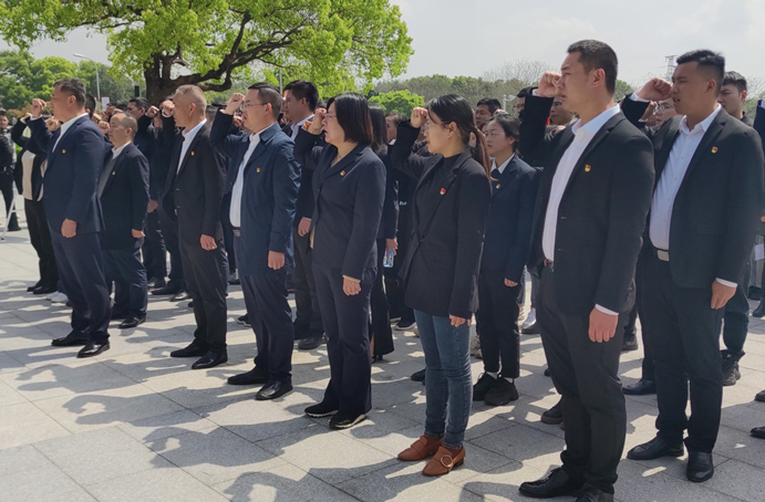 南昌市政建設(shè)集團(tuán)黨員方志敏烈士陵園“緬懷革命先烈 傳承紅色基因”聯(lián)合主題黨日